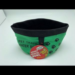 NEW Pet Travel Bowl Green Collapsible